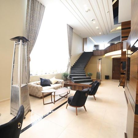 فندق صحارى الخليج Sahara Gulf Hotel Apartments Amman Exterior photo